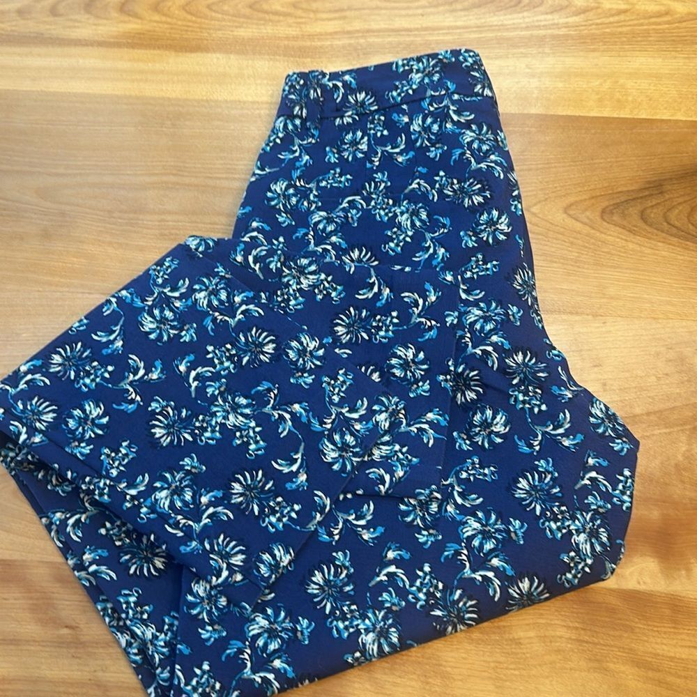 White House black market floral slim ankle - Picture 3 of 7